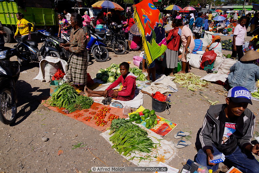 12 Vegetables market