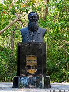 01 Alfred Russel Wallace statue