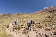 16 Hikers climbing Mt Damavand