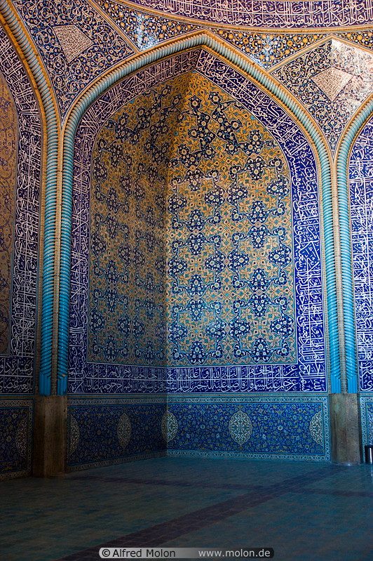 07 Inner hall of mosque decorated with Islamic patterns