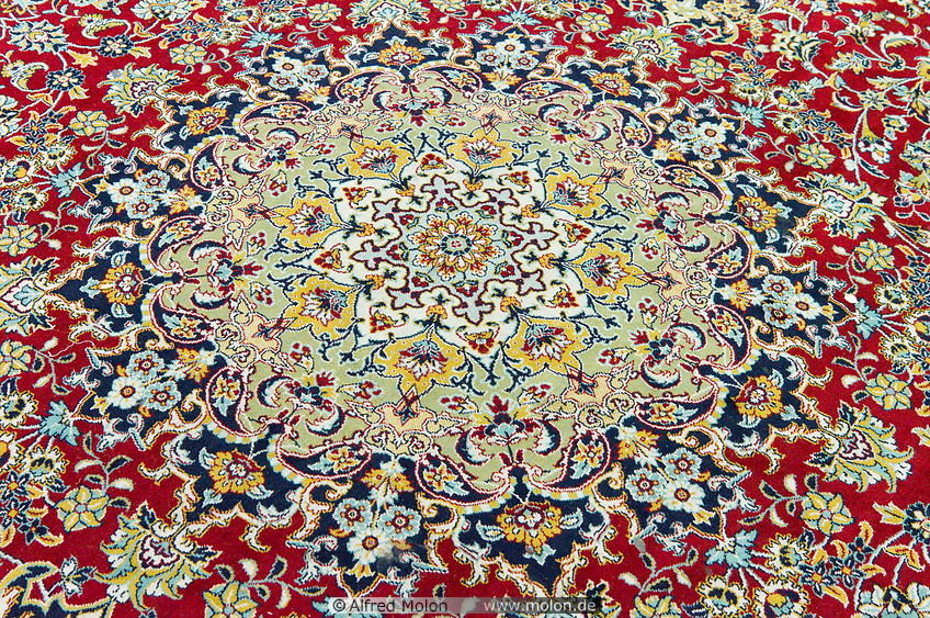 08 Persian carpet in Golestan shrine