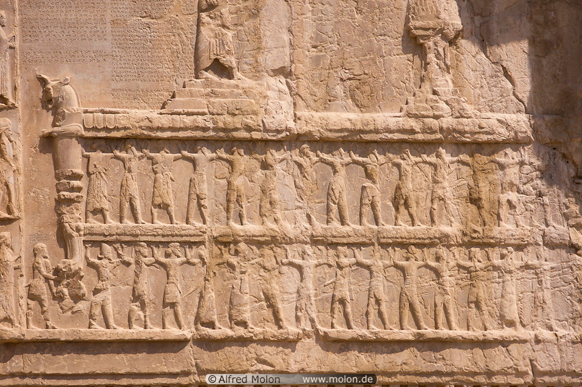 04 Tomb bas-relief with double row of people
