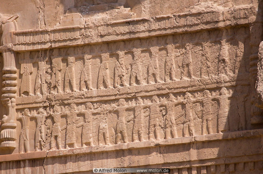 05 Tomb bas-relief with double row of people