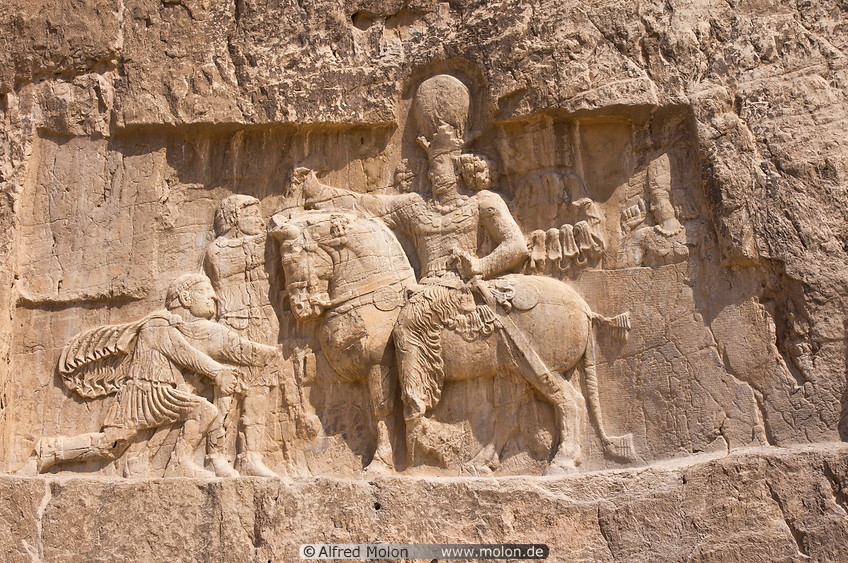 10 Roman emperor Valerian surrenders to Shapur I