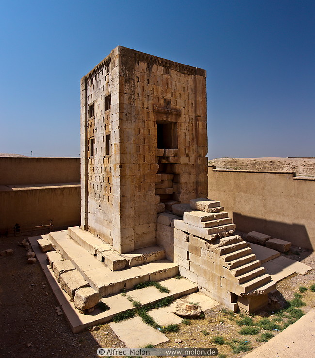 11 Kaba-ye Zartosht tower