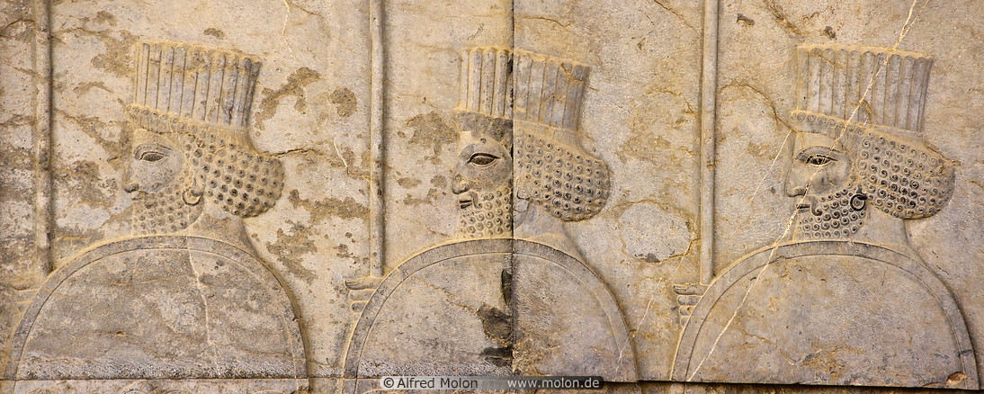 08 Persian soldiers bas-relief