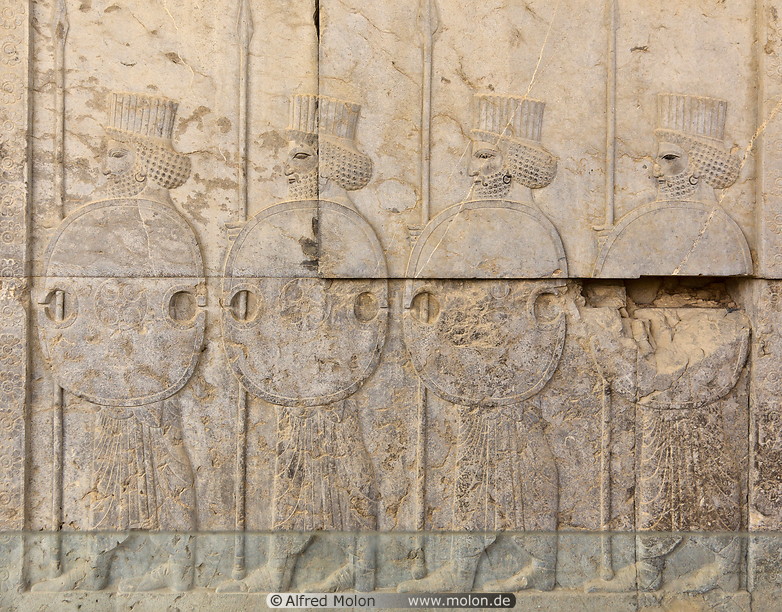 09 Persian soldiers bas-relief