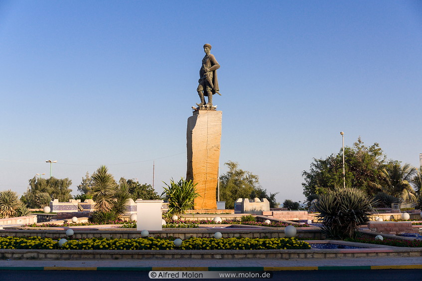 20 Statue of Imam Gholi Khan
