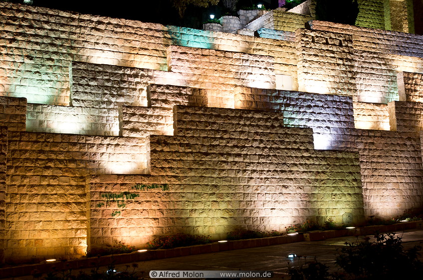 10 Illuminated wall near Quran gate at night