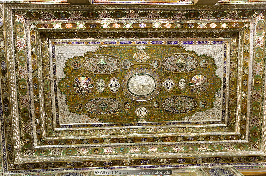 11 Ornamental ceiling