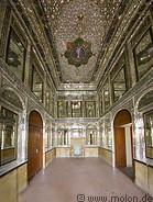 13 Mirror mosaic room