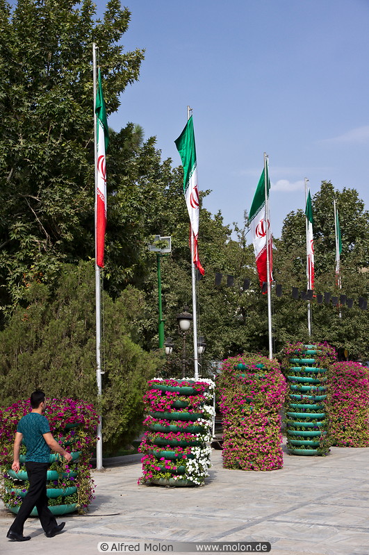 03 Flower pots and Iranian flags