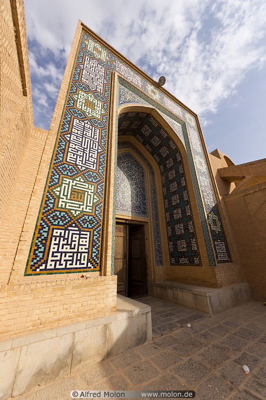 17 Jameh mosque portal