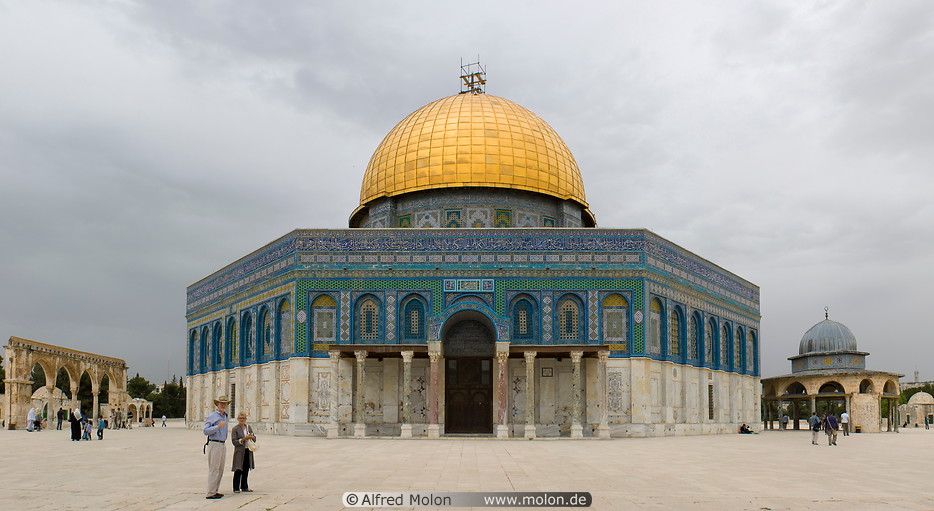 04 Dome of the Rock with golden cupola