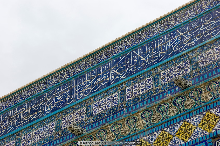 08 Facade detail with Islamic patterns