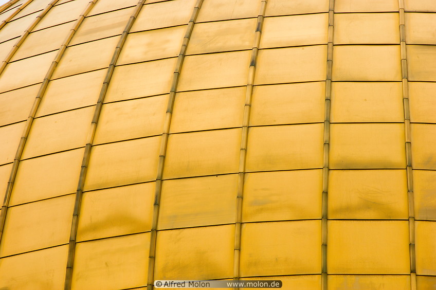 11 Detail of golden cupola