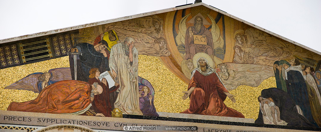 04 Mosaic on facade of church of all nations