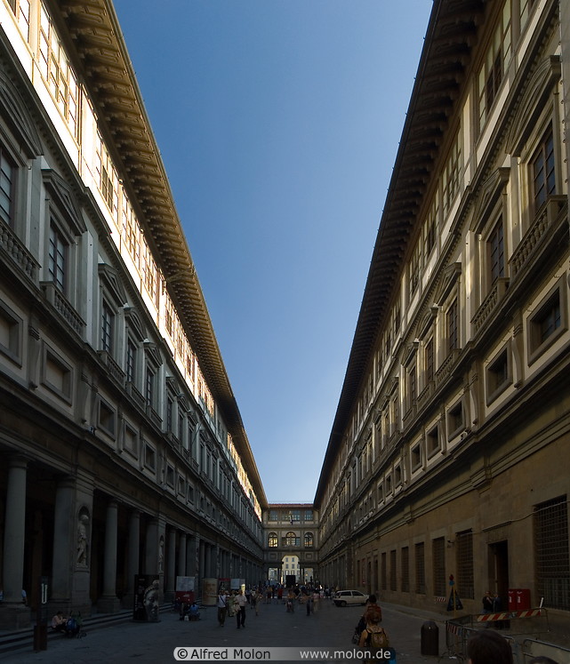 10 Uffizi gallery