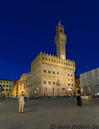 11 Palazzo Vecchio at night