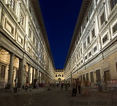 15 Uffizi gallery at night