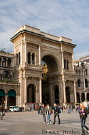 01 Triumphal arch on Duomo square