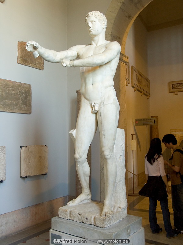 06 Marble statue