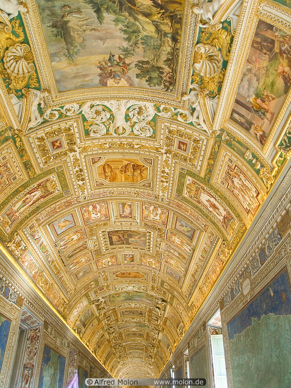 28 Frescoes in the gallery of the maps