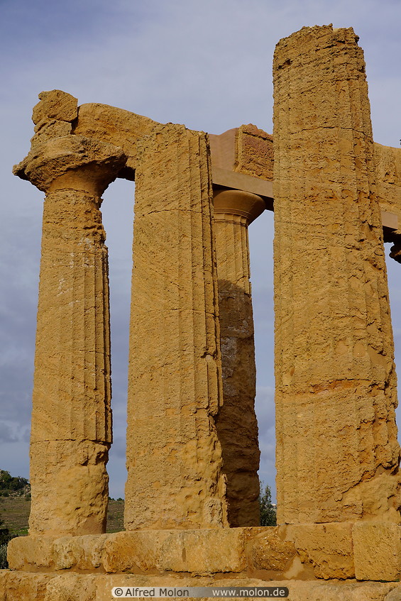 19 Columns of Juno temple