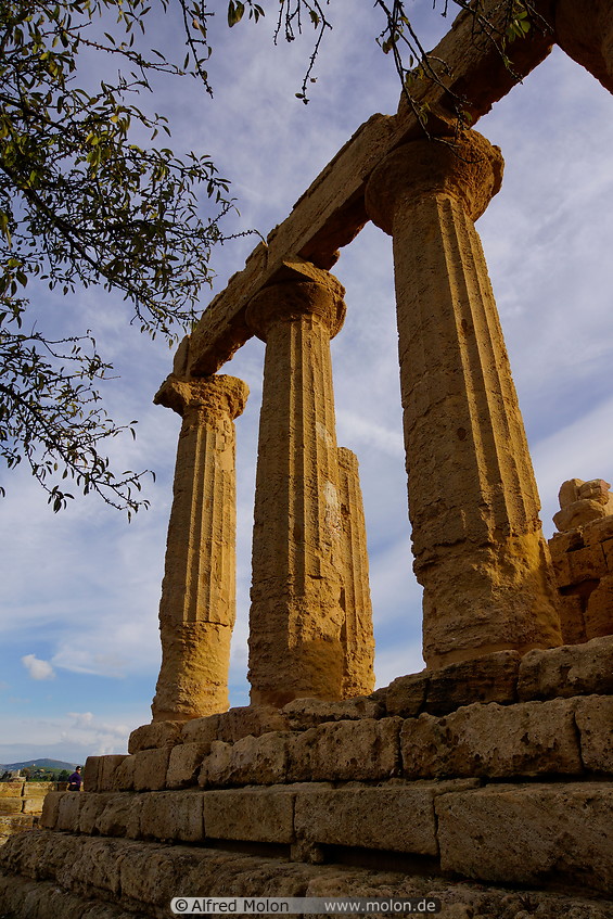 21 Columns of Juno temple