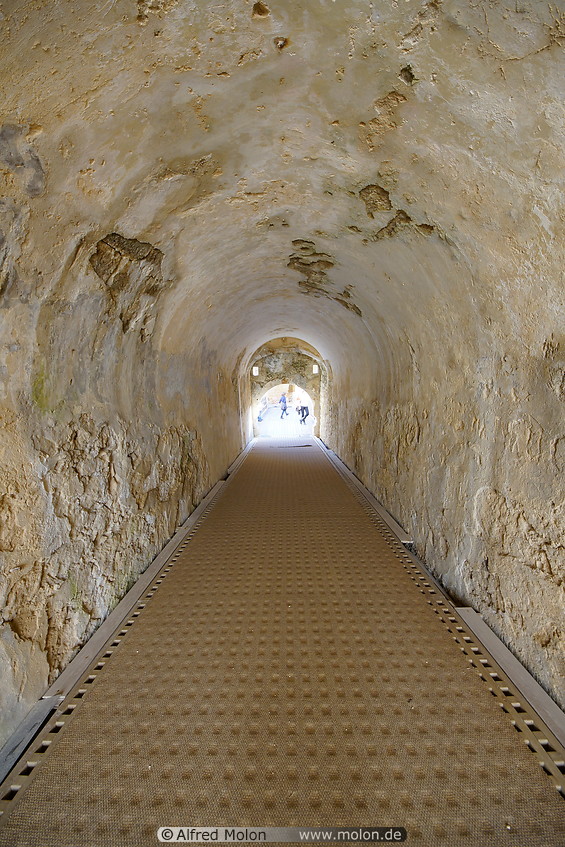 11 Corridor in Castello Maniace
