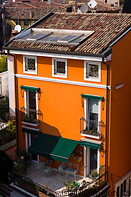10 Orange house