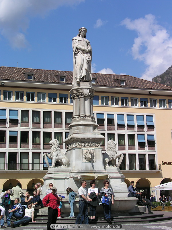 09 Statue of Walther von der Vogelweide