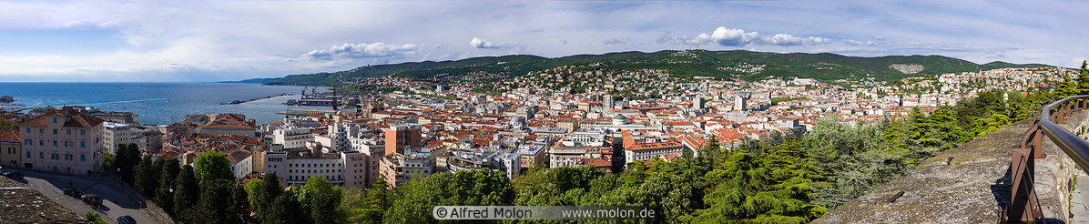 52 Panoramic view of Trieste