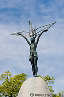 16 Statue of Sadako Sasaki