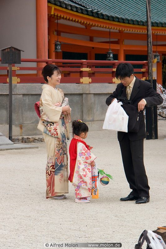 10 Japanese family in kimono