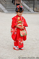 09 Small Japanese girl in red kimono