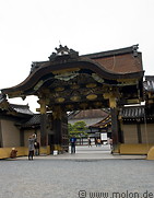 01 Karamon gate