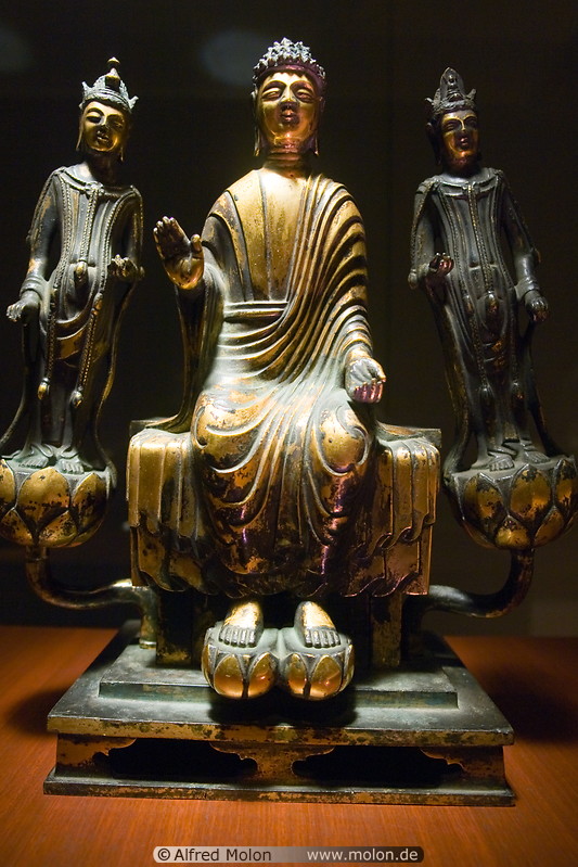 27 Statue of Amitabha and two attendants