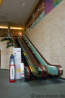 02 Escalator