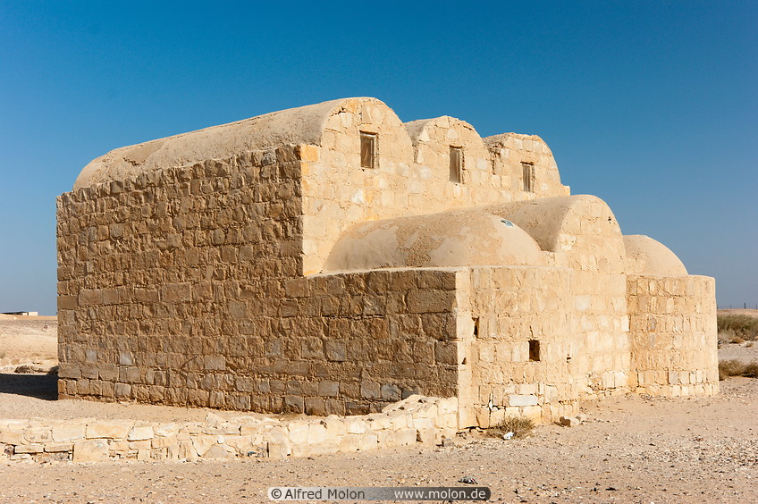 02 Qusayr Amra desert castle