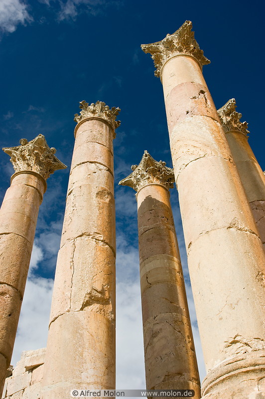 32 Corinthian columns in Artemis temple