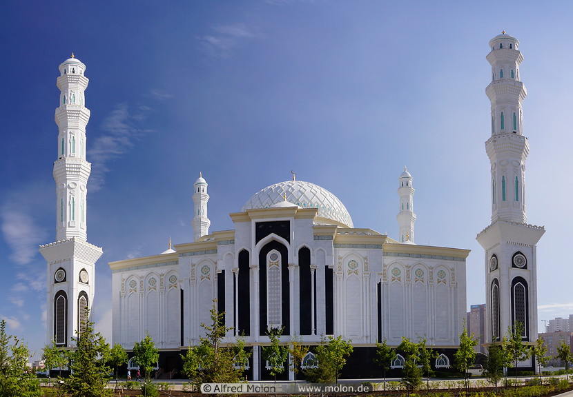 01 Hazrat Sultan mosque