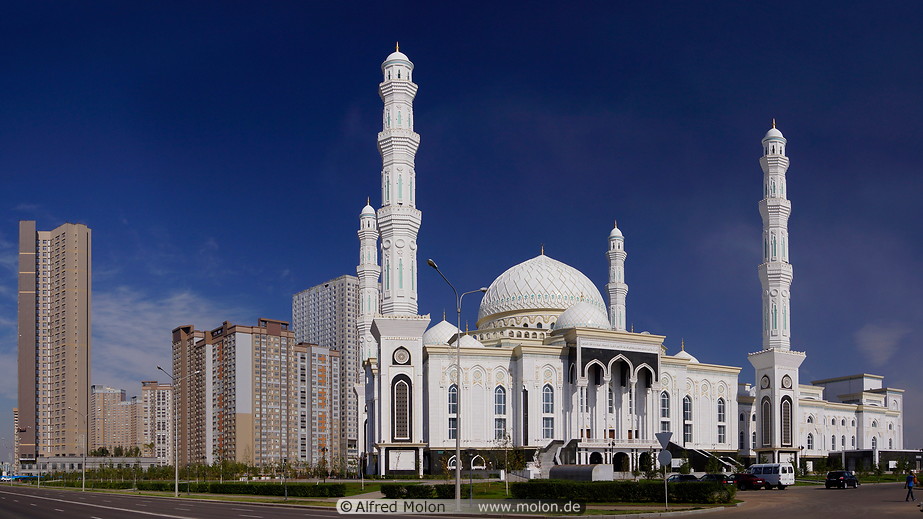 05 Hazrat Sultan mosque