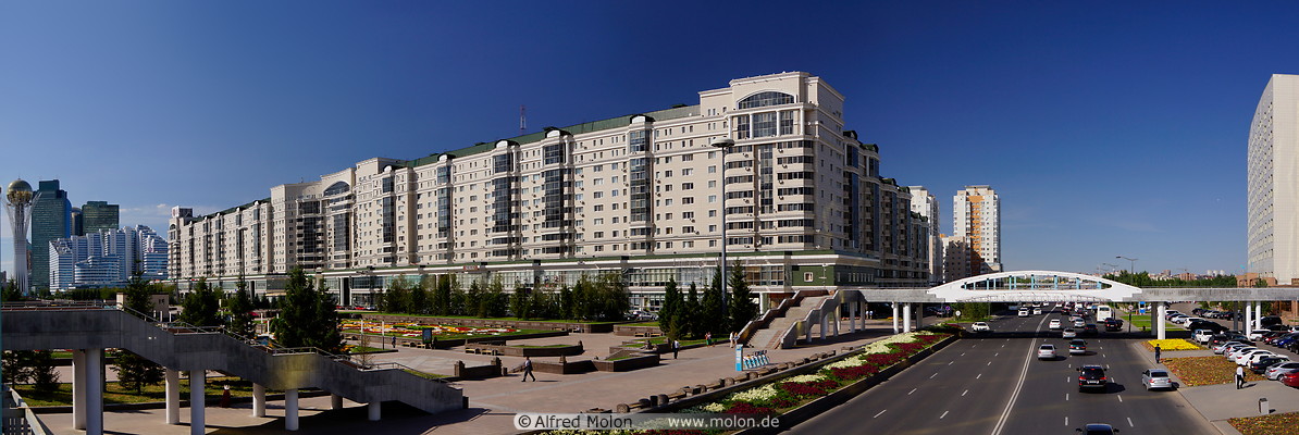 05 Buildings along Nurzhol boulevard