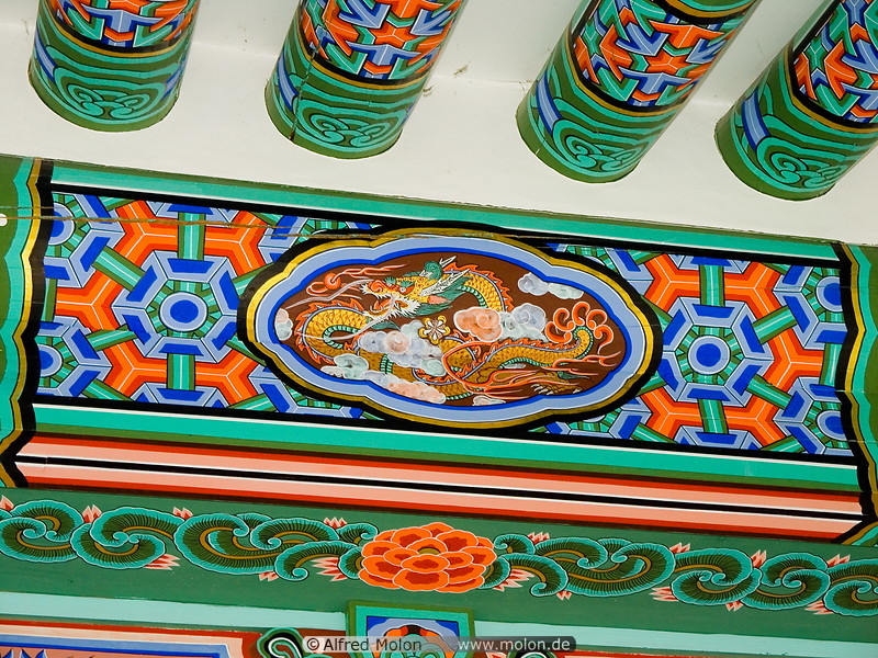 10 Coloured roof detail