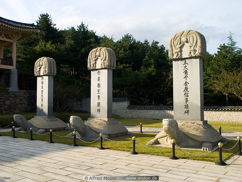 06 Turtle stone monuments of Silla kings