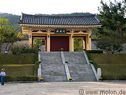 01 Main entrance