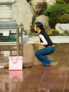 08 Korean woman praying