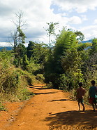 04 Trail to the creek and children