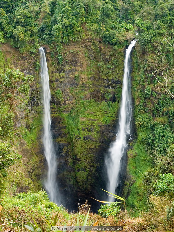 04 Twin waterfalls